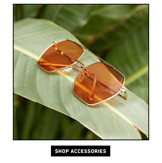 fashion accessories [forever 21] trending: travel edit